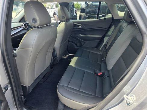 Certified 2025 Chevrolet Trax ACTIV w/ Sunroof Package FWD image 12