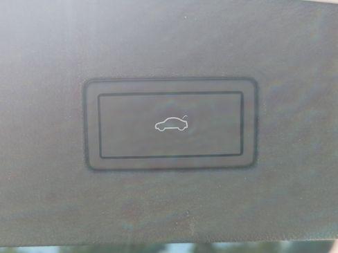 Used 2022 Volkswagen Tiguan SE image 15