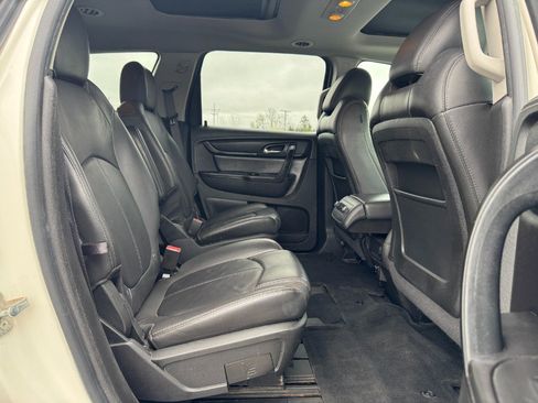 Used 2014 Chevrolet Traverse LT FWD image 19