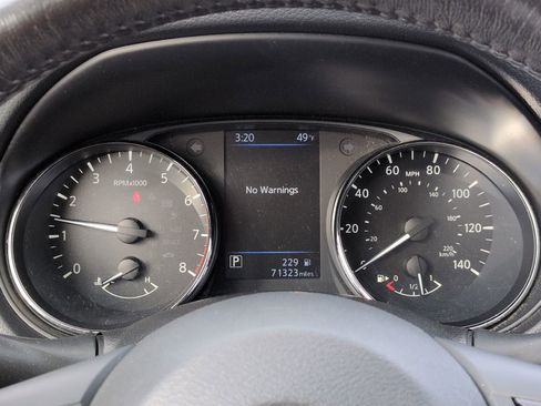 Certified 2018 Nissan Rogue SV image 16