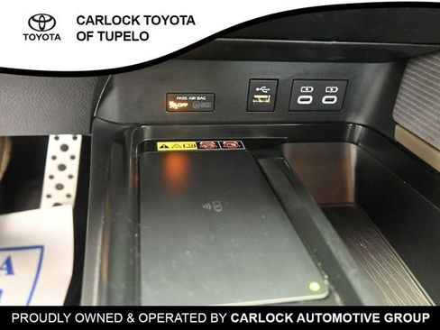 Used 2025 Toyota Camry SE image 14