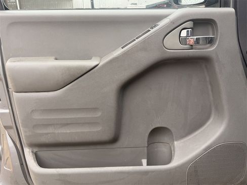 Used 2019 Nissan Frontier SV image 10