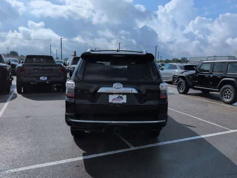 Used 2015 Toyota 4Runner Limited AWD/4WD image 7