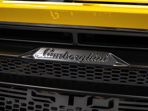 Used 2022 Lamborghini Huracan STO RWD image 30