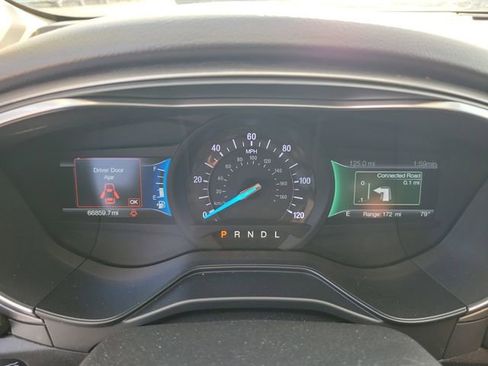 Used 2020 Ford Fusion SE FWD image 16