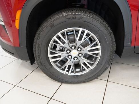 New 2025 Chevrolet Traverse LT w/ Driver Confidence Package image 5