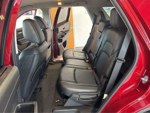 Used 2023 Nissan Pathfinder SL AWD/4WD image 38