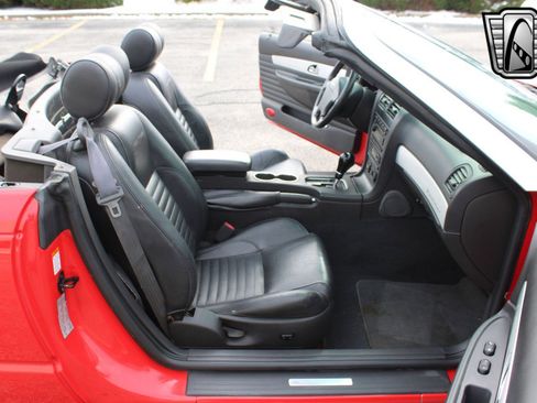 Used 2002 Ford Thunderbird image 27