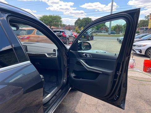 Used 2020 BMW X5 xDrive40i w/ Premium Package AWD/4WD image 35