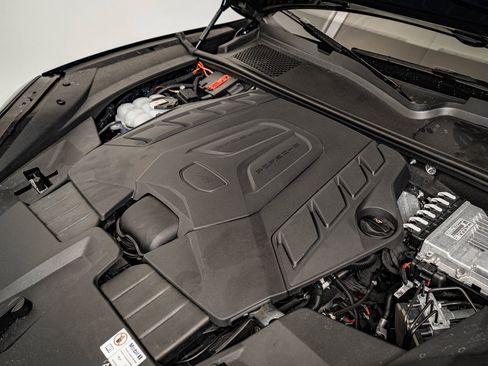 Certified 2024 Porsche Cayenne Turbo GT image 53