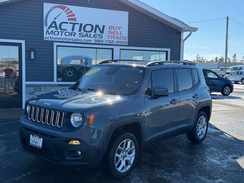 Used 2018 Jeep Renegade Latitude image 1