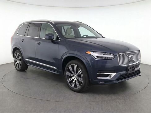 Certified 2024 Volvo XC90 B6 Plus AWD/4WD image 2