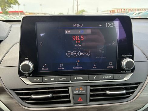 Used 2025 Nissan Altima 2.5 SV FWD image 16