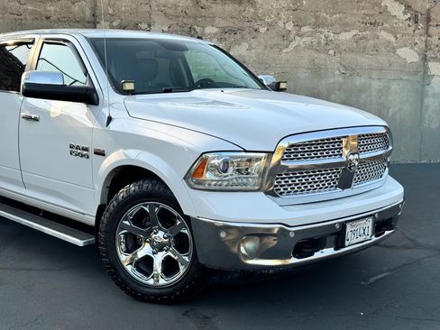 Used 2017 RAM 1500 Laramie w/ Convenience Group AWD/4WD image 2