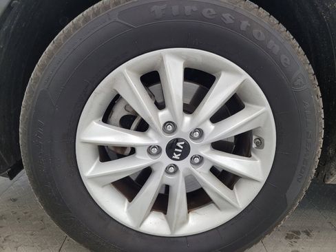 Used 2020 Kia Sorento LX image 31