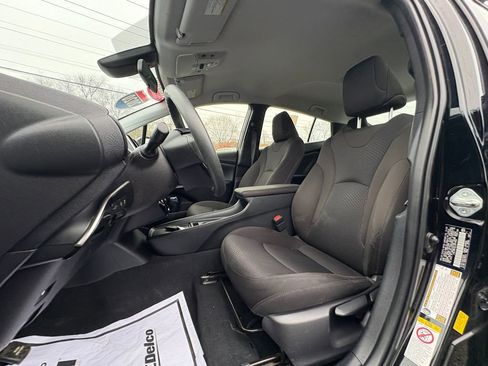 Used 2020 Toyota Prius LE image 23