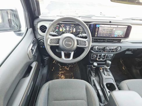 Certified 2025 Jeep Wrangler Unlimited Sahara AWD/4WD image 10