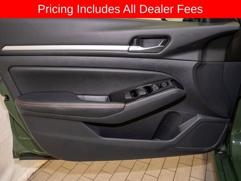 Certified 2025 Nissan Altima 2.5 SR FWD image 11
