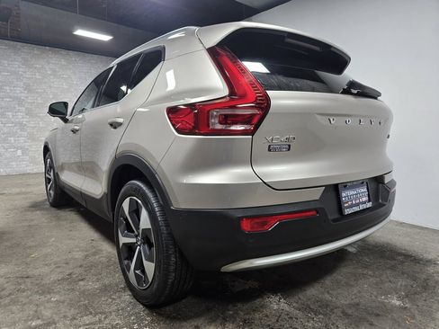 Used 2024 Volvo XC40 B5 Plus image 40