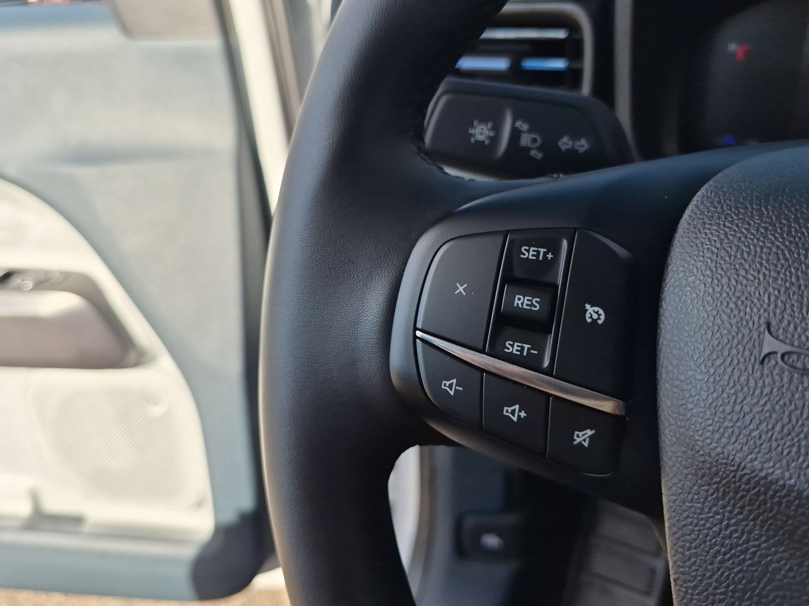 Used 2025 Ford Maverick XLT w/ XLT Luxury Package FWD image 23
