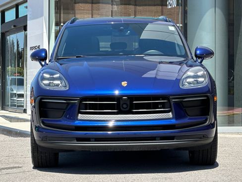 Used 2024 Porsche Macan AWD/4WD image 11