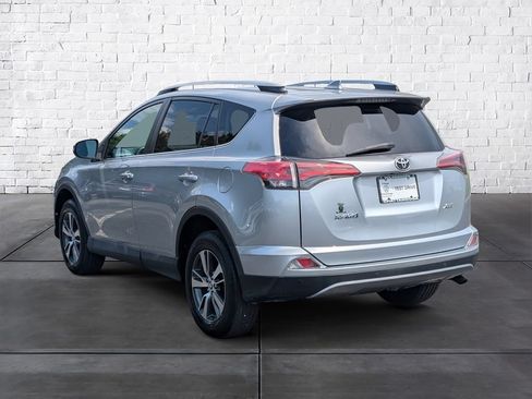 Used 2018 Toyota RAV4 XLE FWD image 5