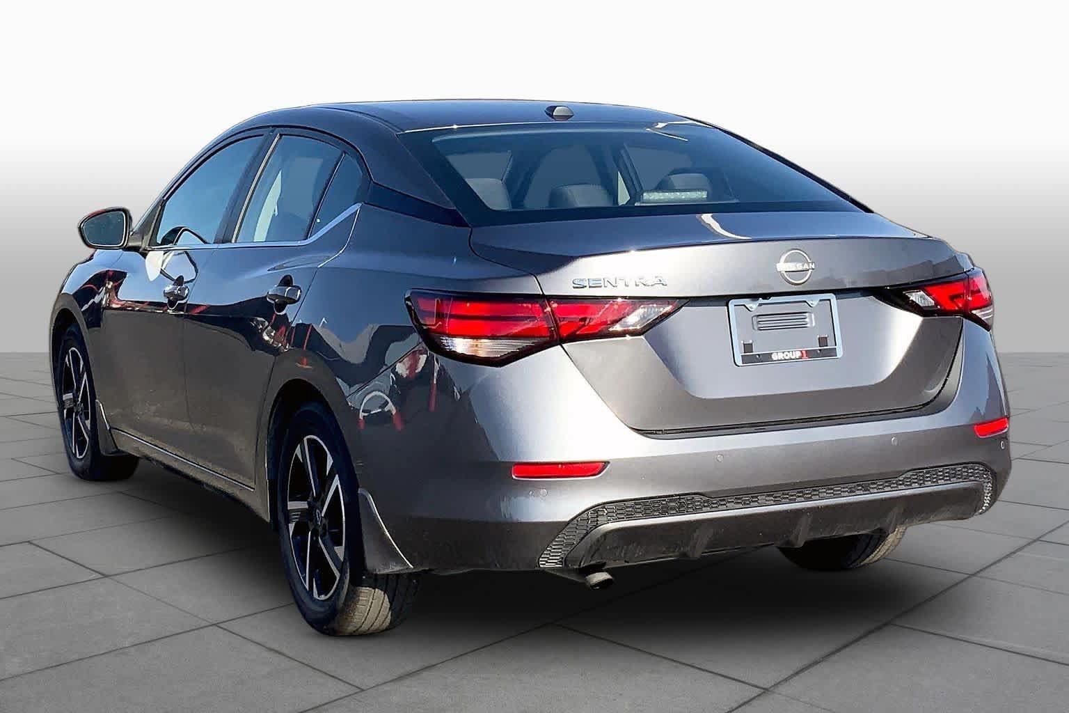 Used 2025 Nissan Sentra SV FWD image 12