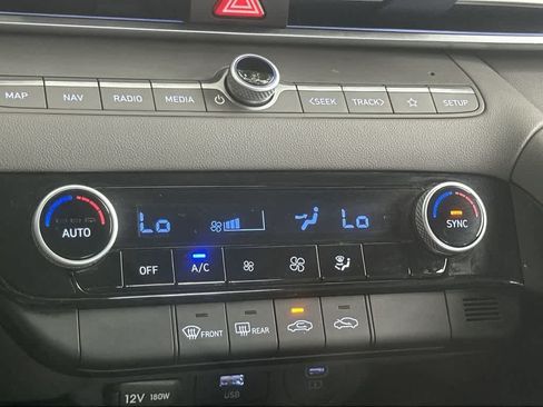 Used 2024 Hyundai Elantra SEL FWD image 26