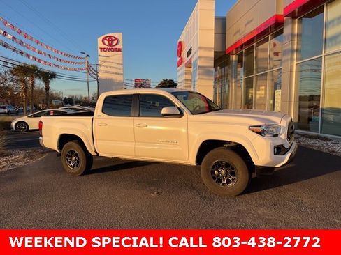 Used 2022 Toyota Tacoma SR5 image 2