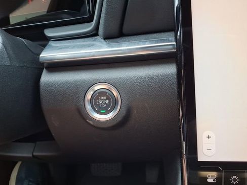 Used 2025 GMC Terrain Elevation AWD/4WD image 25