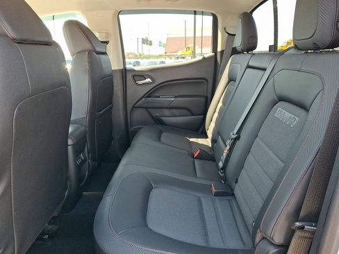 Used 2017 GMC Canyon SLE w/ All Terrain Package AWD/4WD image 10