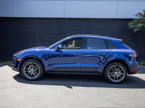 Certified 2026 Porsche Macan AWD/4WD image 2