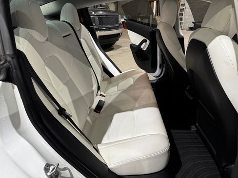 Used 2021 Tesla Model 3 Standard Range Plus image 22