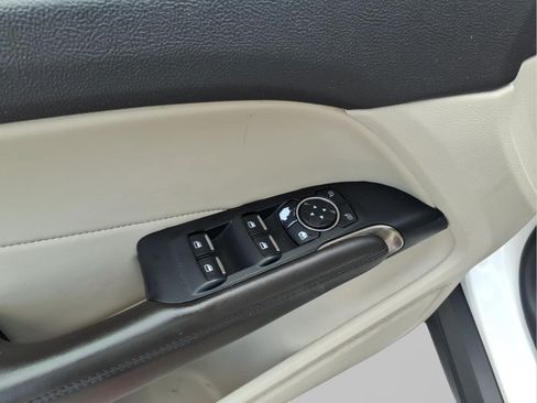 Used 2019 Lincoln MKC Reserve w/ MKC Climate Package FWD image 12
