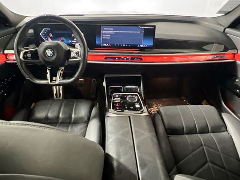 Used 2024 BMW 740i image 30