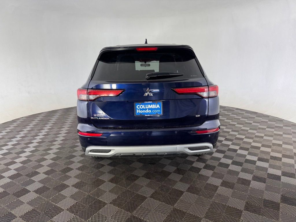 Used 2023 Mitsubishi Outlander SE AWD/4WD image 6