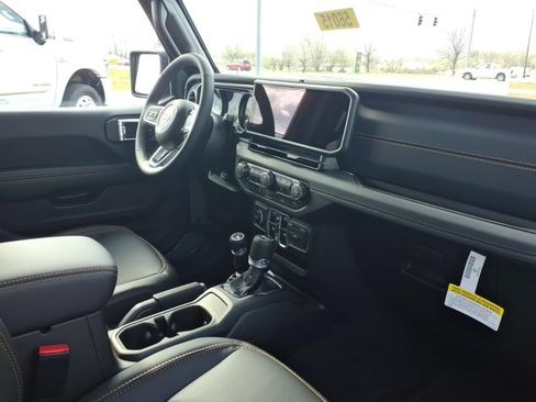 New 2026 Jeep Wrangler Unlimited Sahara image 24