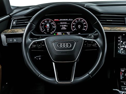Used 2022 Audi e-tron Premium image 18