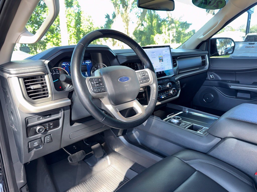 Used 2023 Ford Expedition XLT RWD image 56