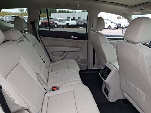 Used 2022 Volkswagen Atlas SE w/ Panoramic Sunroof Package image 15