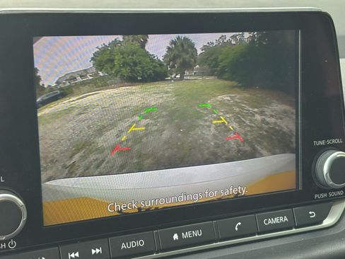 Used 2025 Nissan Rogue SV FWD image 25