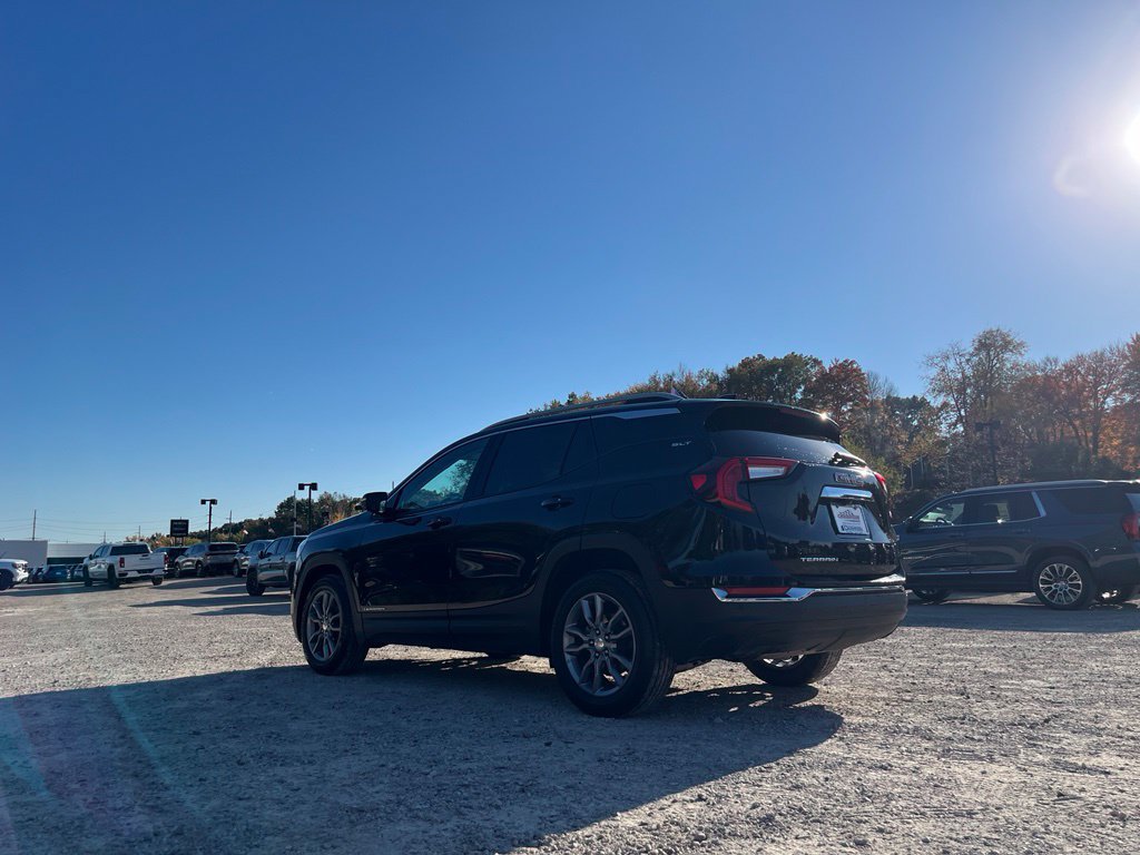 Used 2024 GMC Terrain SLT FWD image 8