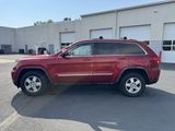 Used 2011 Jeep Grand Cherokee Laredo image 2