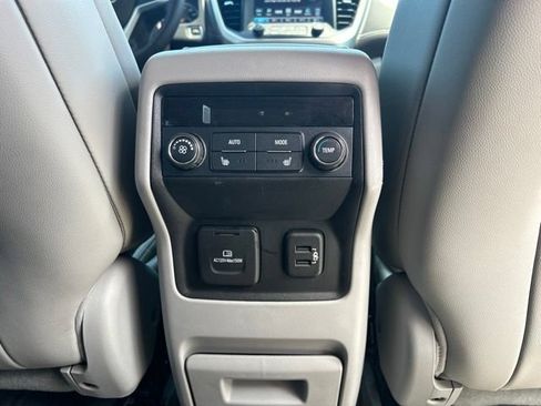 Used 2019 GMC Acadia SLT w/ LPO, Floor Liner Package FWD image 15