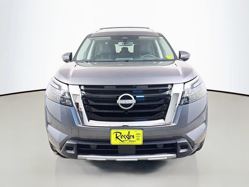 Used 2025 Nissan Pathfinder Platinum w/ Cargo Package AWD/4WD image 2