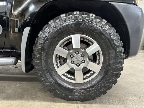 Used 2011 Nissan Xterra PRO-4X w/ Pro-4x Leather Pkg AWD/4WD image 11