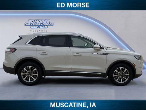 Used 2022 Lincoln Nautilus AWD w/ Premium Package image 6