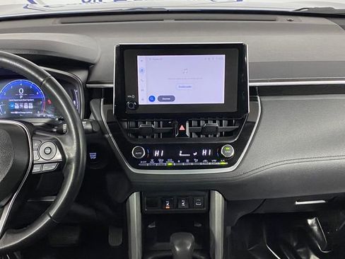 Used 2024 Toyota Corolla Cross XLE image 13