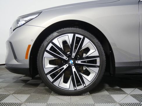 Certified 2025 BMW 530i image 7