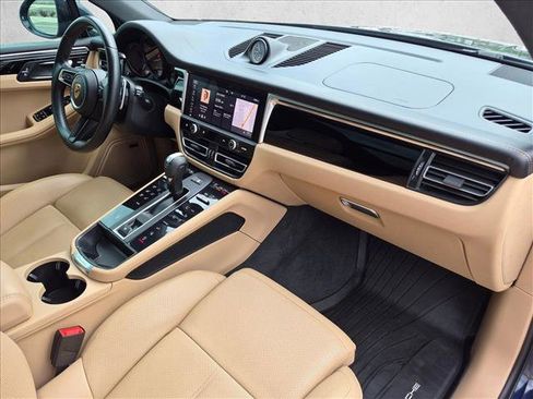 Used 2022 Porsche Macan AWD/4WD image 23